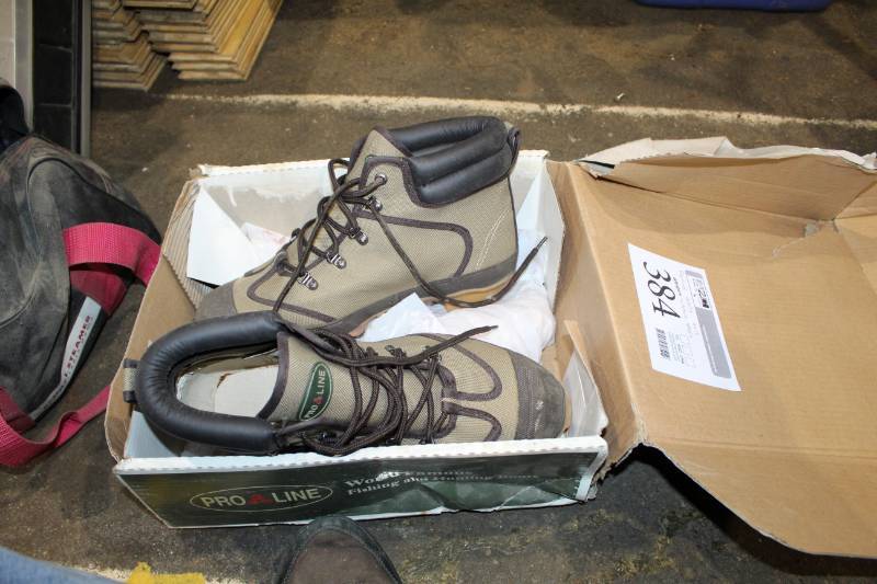 lot 384 image: ProLine Wading Shoes