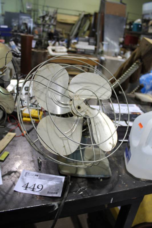 lot 449 image: Table Fan
