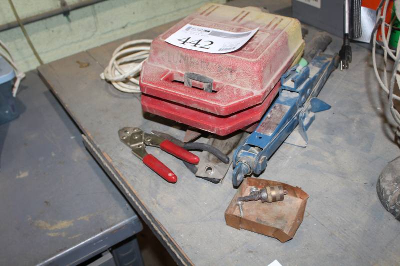 lot 442 image: Pliers, Cutters, Tool Cases, Hedge Trimmers, And More