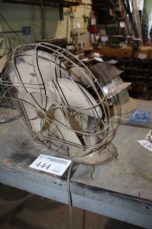 lot 444 image: Emerson Electric Table Fan