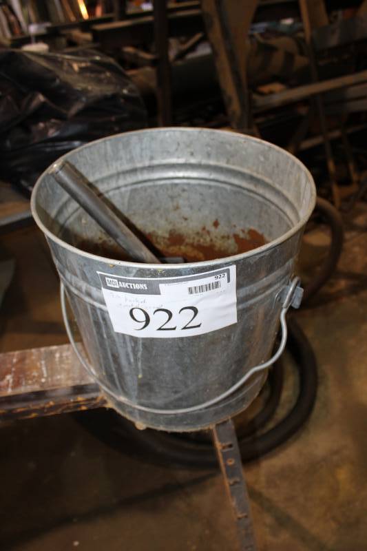 lot 922 image: Tin Bucket, Metal Scrap