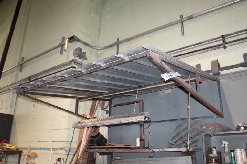 lot 496 image: Awning w Tin Roof, Light