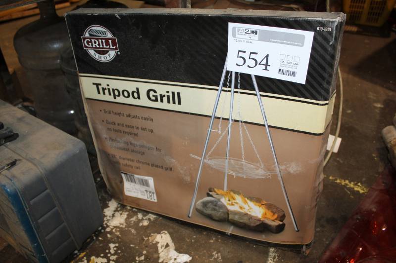 lot 554 image: Grill Shop Tripod Grill