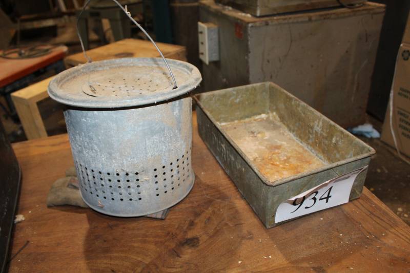 lot 934 image: Minnow Bucket, Purity Tin