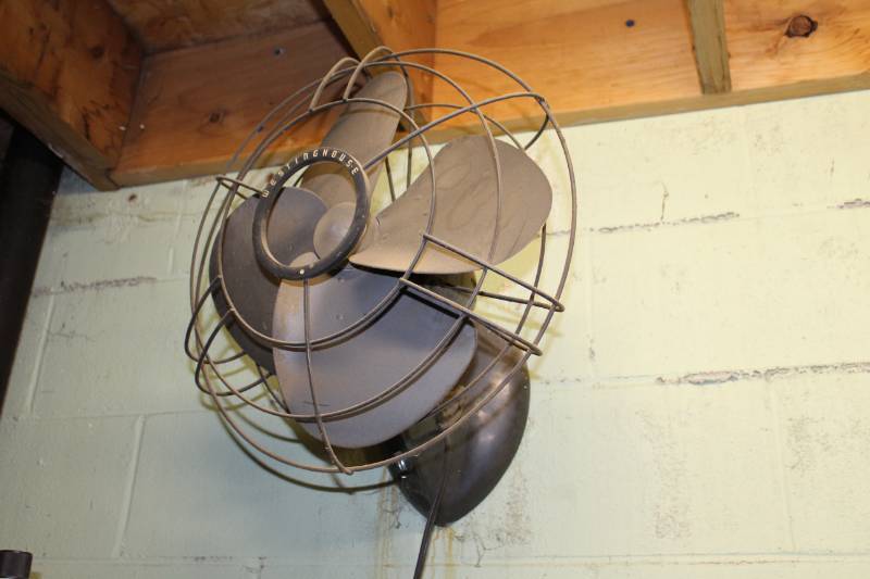 lot 595 image: Vintage Wall-Mount Fan