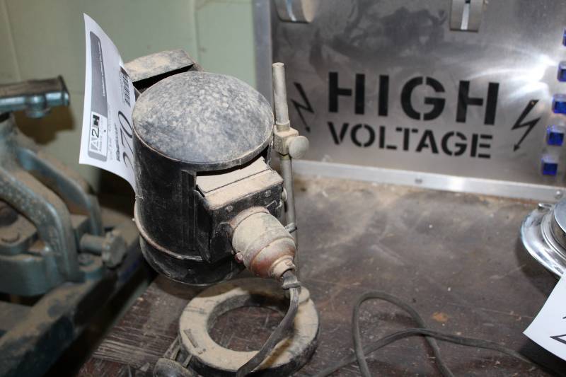 lot 270 image: Vintage Spotlight
