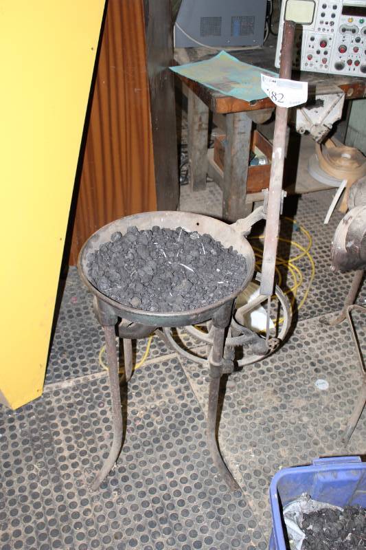 lot 182 image: Vintage Hand-Crank Charcoal Forge