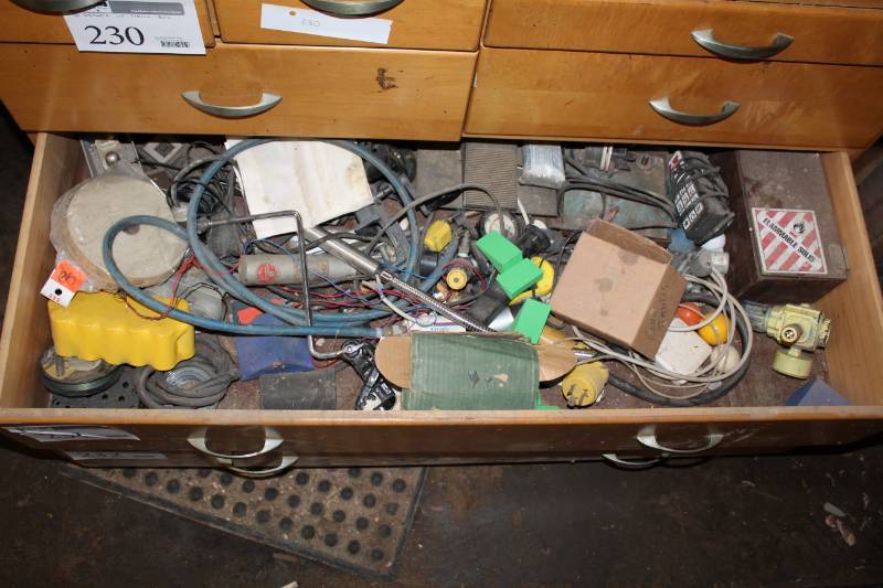 lot 231 image: Hardware - Misc