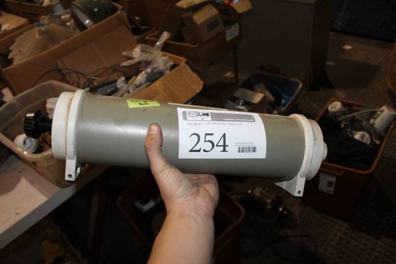 lot 254 image: Hans Rudolph 3-Liter Calibration Syringe