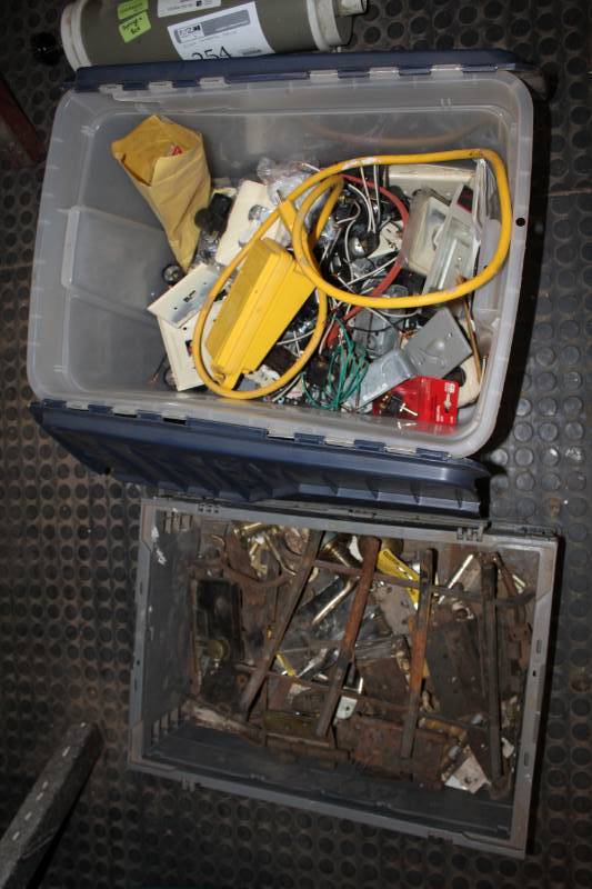 lot 255 image: Hardware - Misc