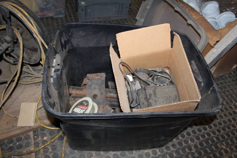lot 242 image: Hardware - Misc