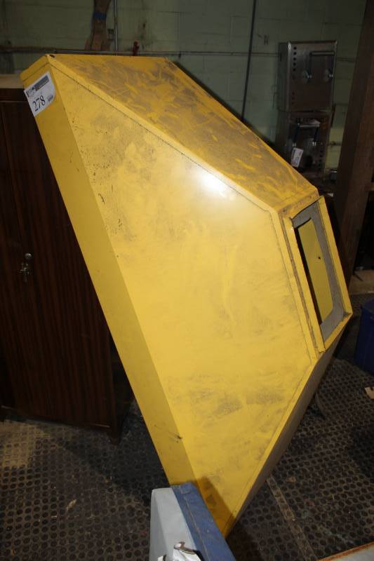 lot 278 image: Hood