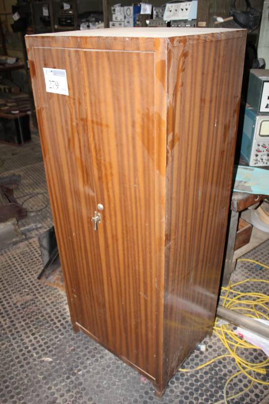 lot 279 image: Cabinet