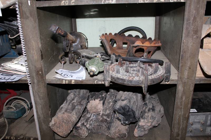 lot 165 image: Gas Burner, Burner Tray, Sconce, Prop Logs