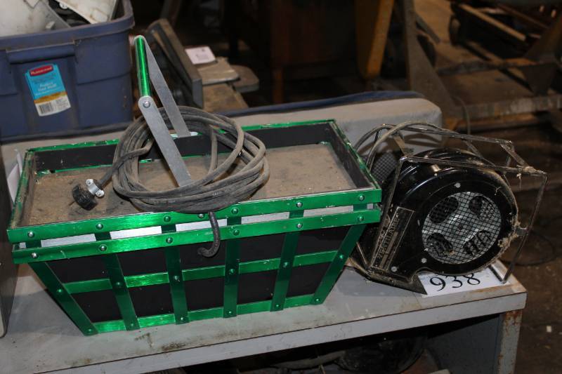 lot 178 image: Wash Light, Electric Trading Co. Ventilaire Blower