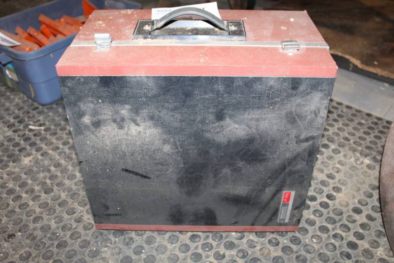 lot 153 image: Sony Videocorder AV-8650 Video Recorder w Case