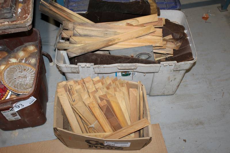 lot 88 image: Lot of (2) Boxes of Interlocking Wood Picture Frame Edges