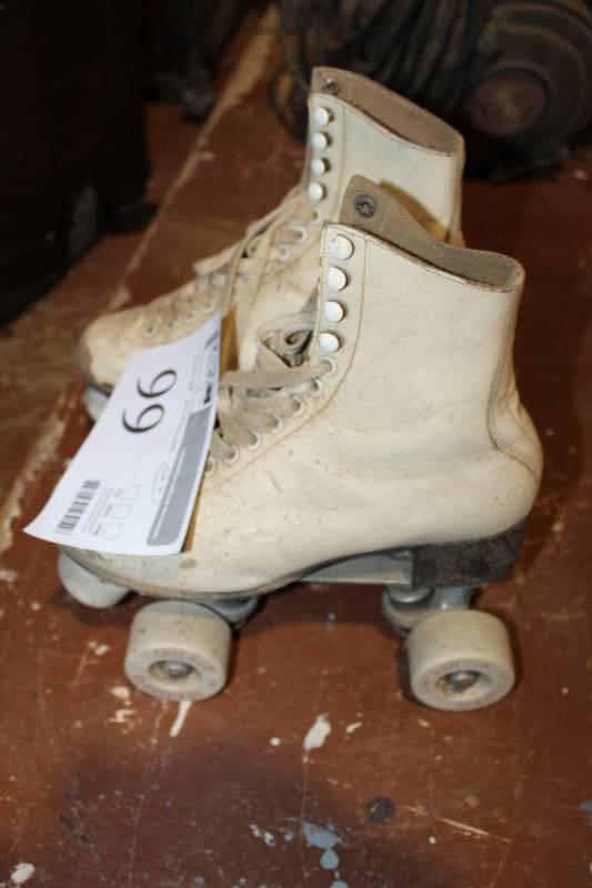 lot 99 image: Vintage Womens Roller Skates
