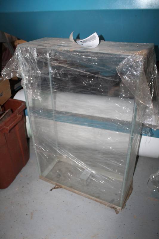 lot 132 image: Glass Tank