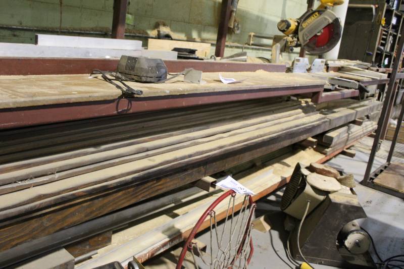 lot 148 image: Hardwood