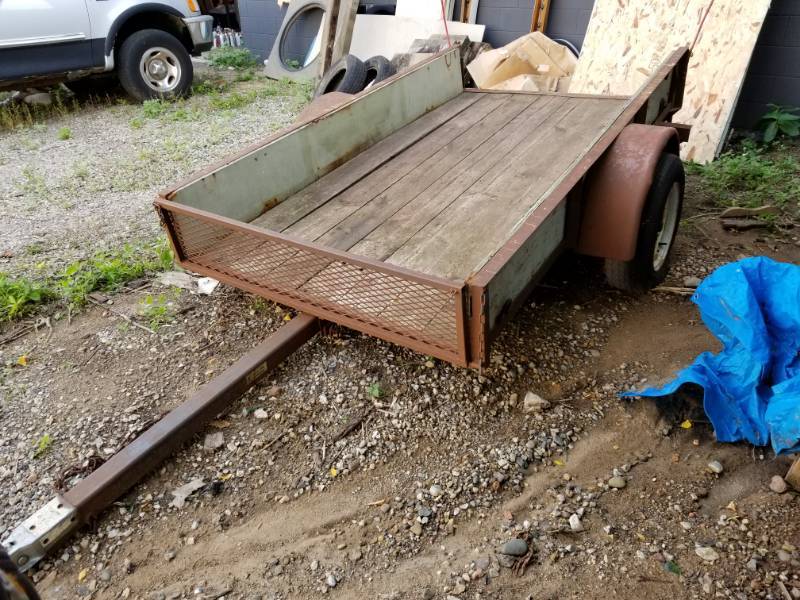 lot 3 image: 1988 Snow Brand, Single Axle Trailer
