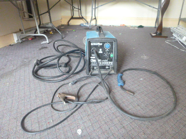 lot 20 image: Clark Weld MIG 130 EN Welder