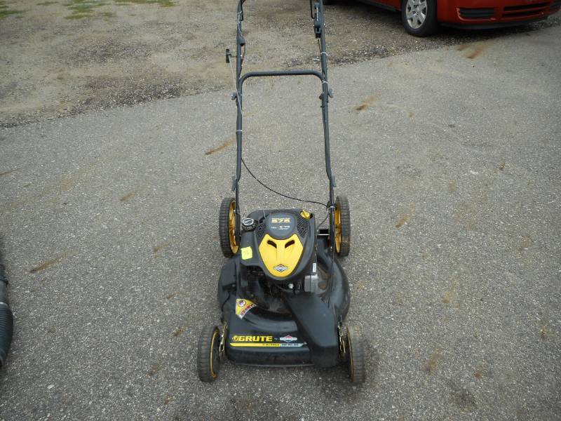 lot 15 image: Brute 22 Self Propelled Push Mower