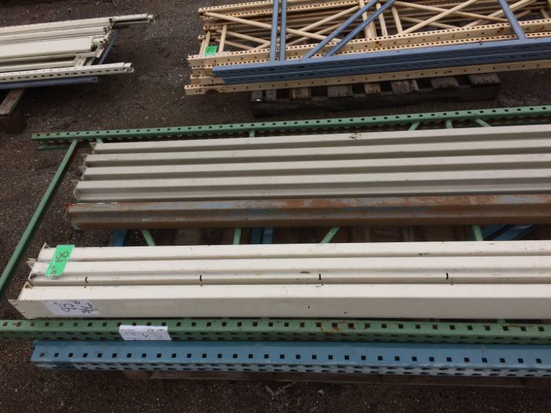 lot 18 image: Teardrop Pallet Rack