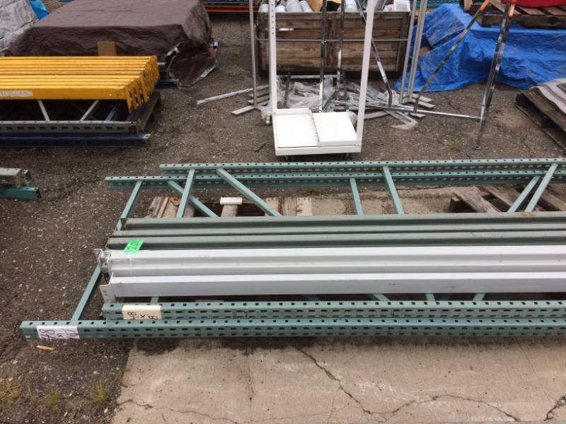 lot 20 image: Lug Style Pallet Rack