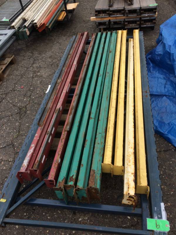 lot 9 image: Sturdi-Bilt Pallet Rack