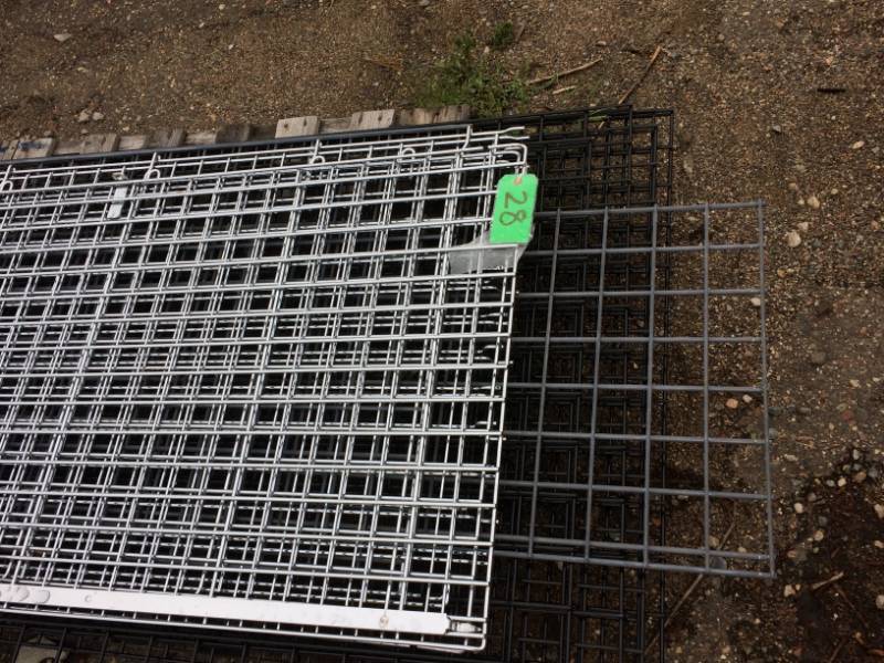 lot 28 image: Wire grid pieces