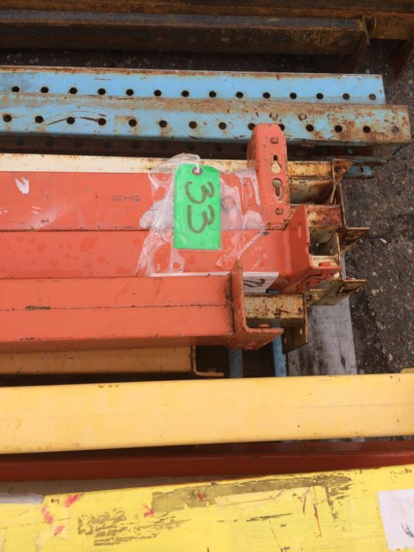lot 33 image: Teardrop Pallet Rack