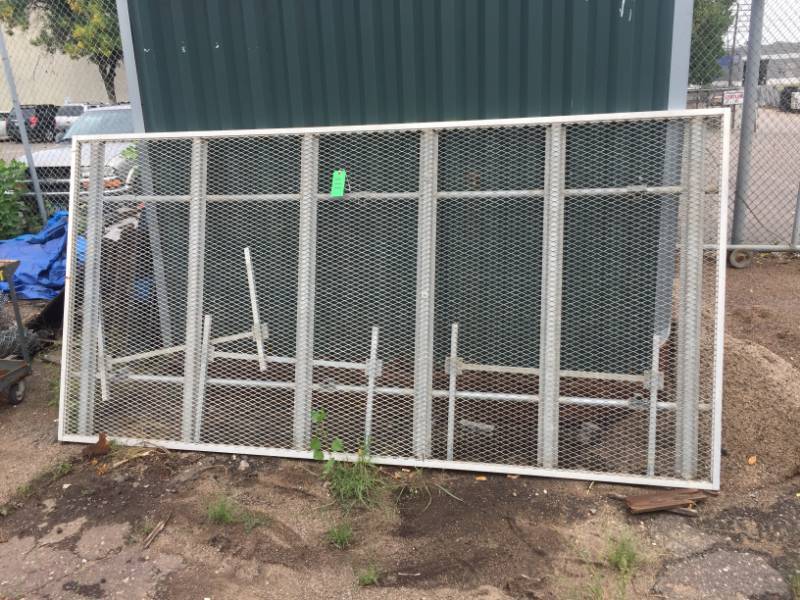 lot 111 image: Heavy duty metal table  open mesh greenhouse growing bench