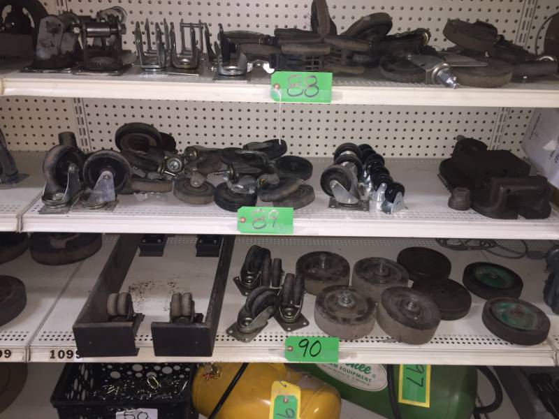 lot 89 image: Various wheels