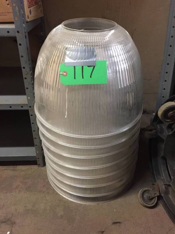 lot 117 image: Globe lighting fixtures