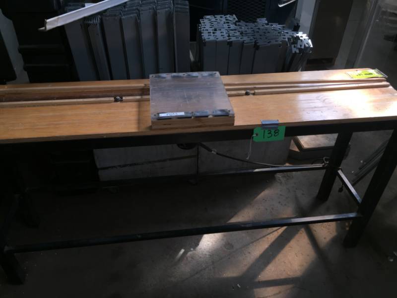 lot 138 image: Porter Cable router wwhse bench