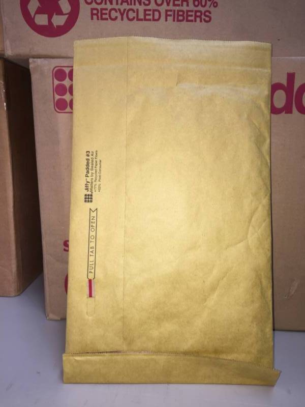 lot 144 image: Two boxes Jiffy padded mailers