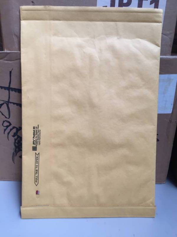 lot 149 image: Jiffy padded mailers