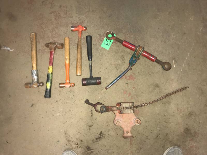 lot 103 image: Two chain binders with 5 hammers