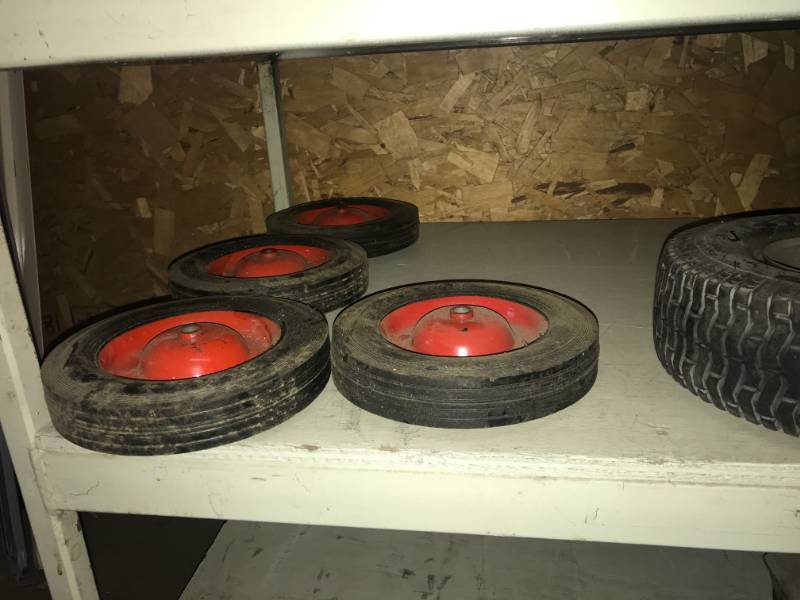 lot 112 image: Shelf of wheels
