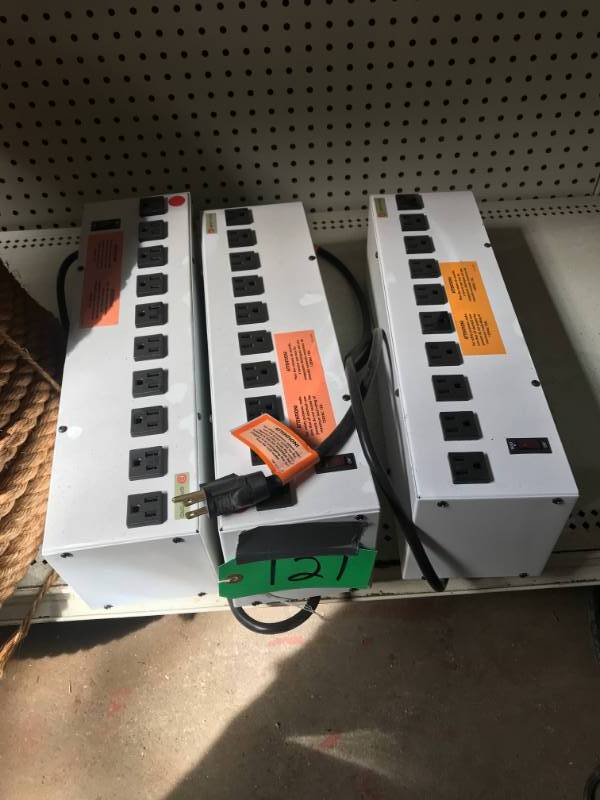 lot 121 image: Power strips  multi-outlets
