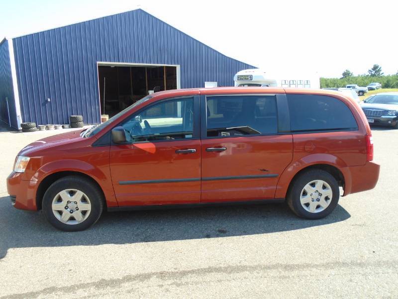 lot 3 image: 2008 Dodge Grand Caravan SE