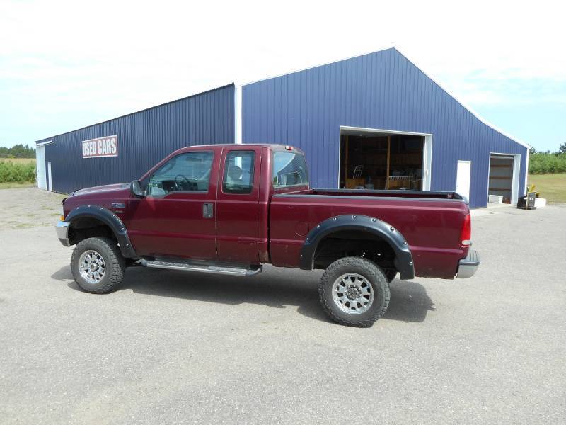 lot 3 image: 2004 Ford F250 SD XLT