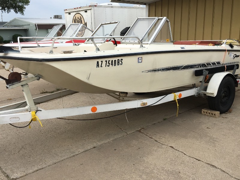 lot 5 image: 1971 Glaspar 16FT Tri-Hull
