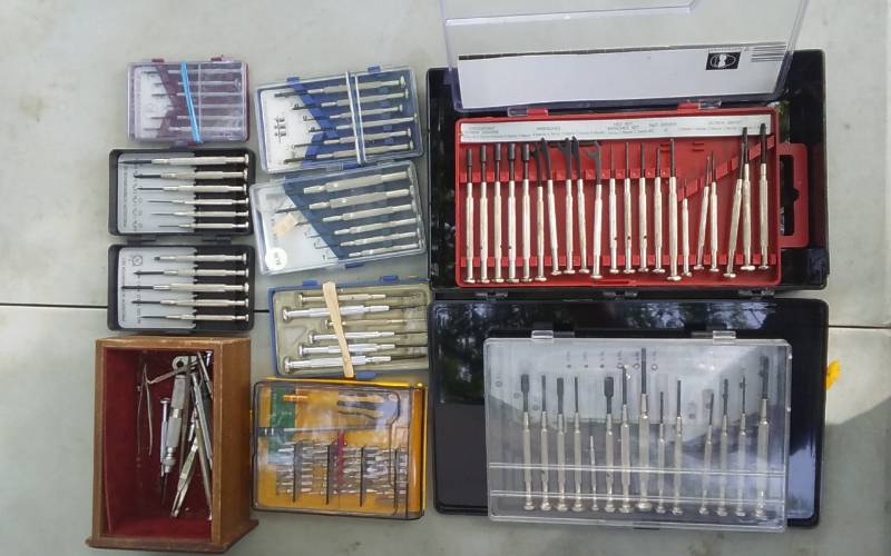 lot 19 image: Lot Of Precision Screwdriver Sets