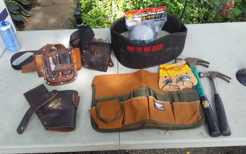 lot 24 image: Tool Belt, Tool Holders, Knee Pads, Bucket Boss, 2-Hammers