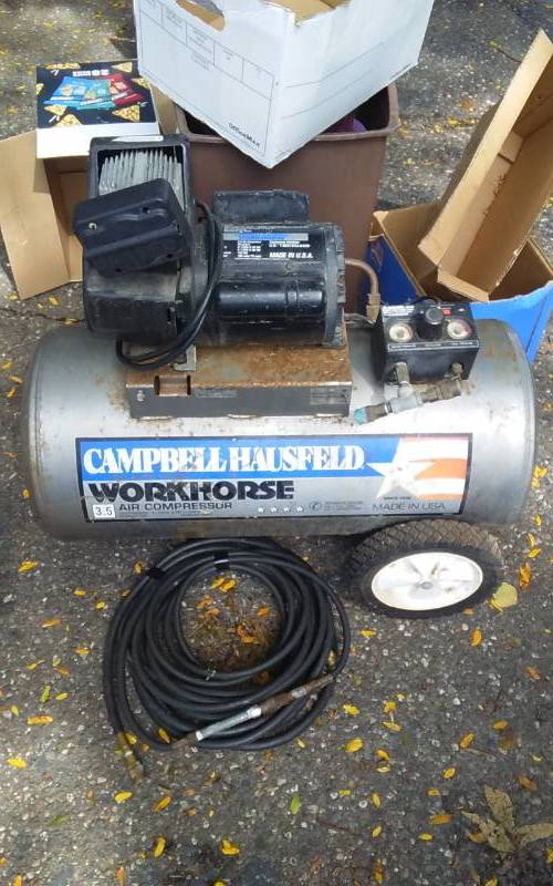 lot 27 image: Campbell Hausfeld 3.5 Hp Work Horse Air Compressor