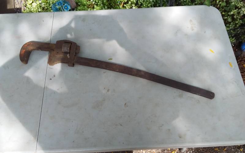 lot 41 image: 36 Inch TRIMO Wrench