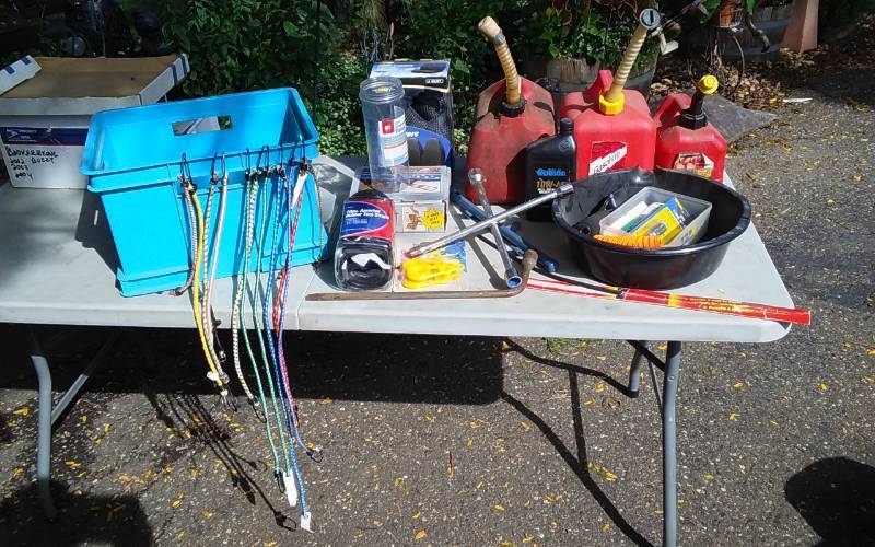 lot 52 image: Lot Of Automotive Related