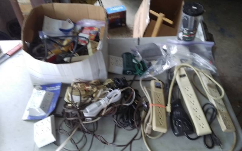 lot 59 image: Lot Of Electrical Related
